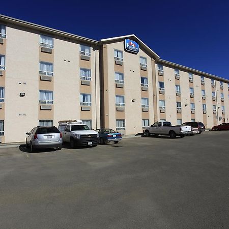 Pomeroy Inn & Suites Fort St. John Exterior photo