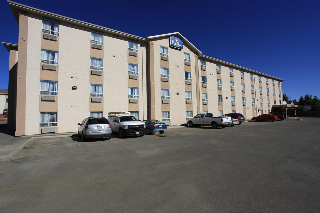 Pomeroy Inn & Suites Fort St. John Exterior photo